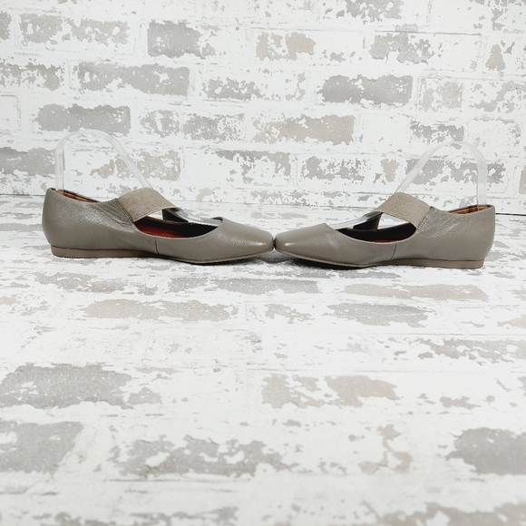 New Blondo Briellle Grey Leather Waterproof Square Toe Flats C646 - Picture 7 of 14